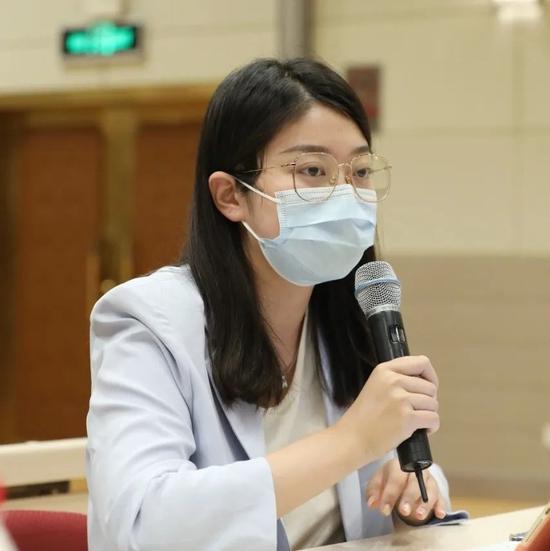 【有声海报】央行行长潘功胜：中国的货币政策工具箱依然丰富