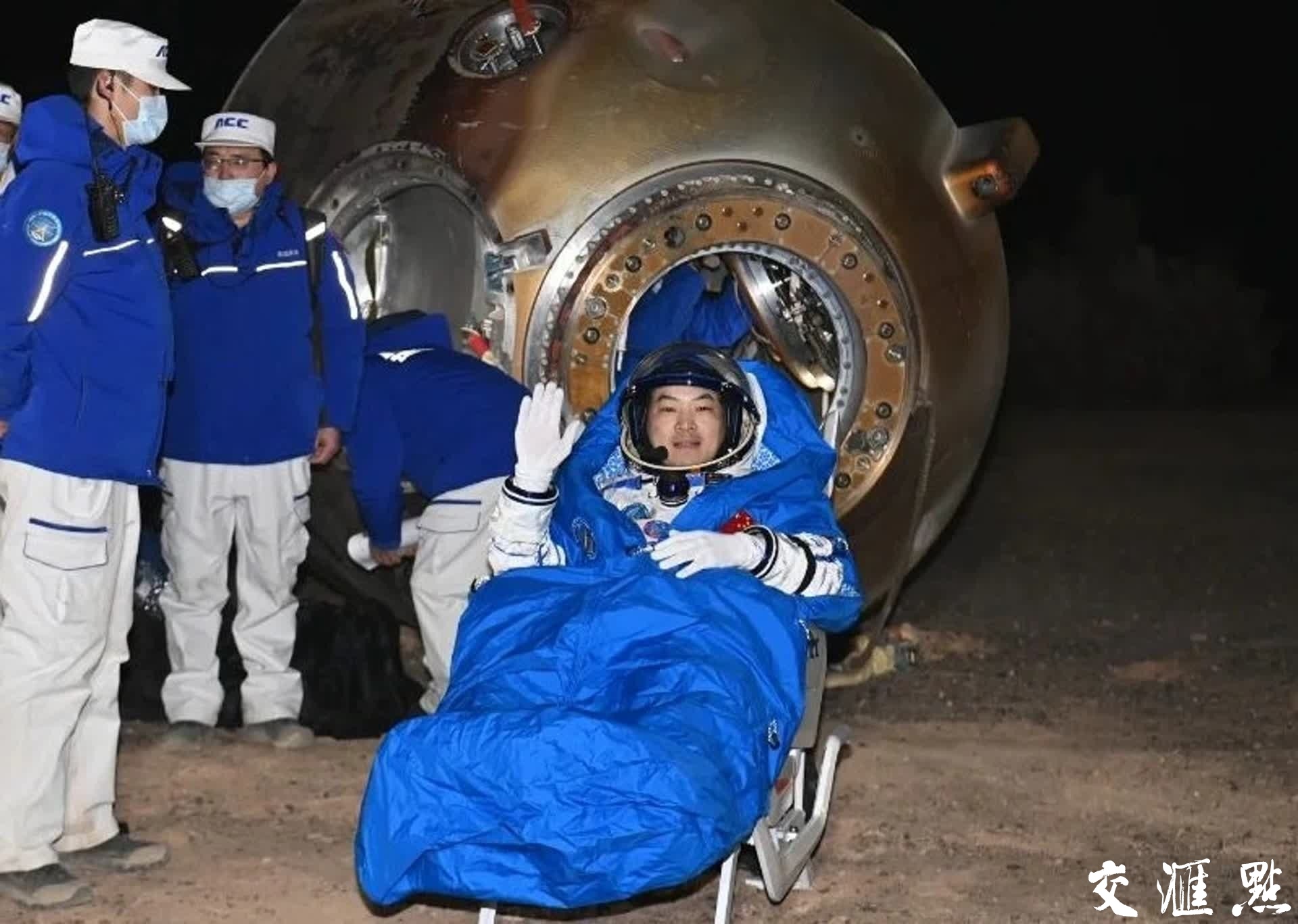 神舟十八号航天员乘组讲述太空故事