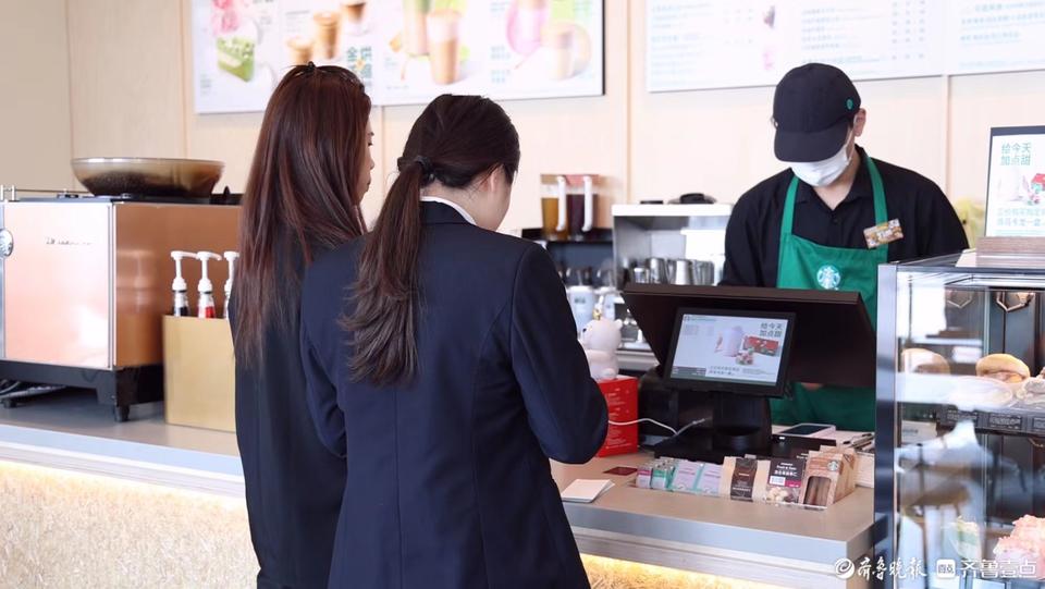 星巴克北美要求进店需消费，中国区客服：门店各自管理，未强制要求不免费对外开放