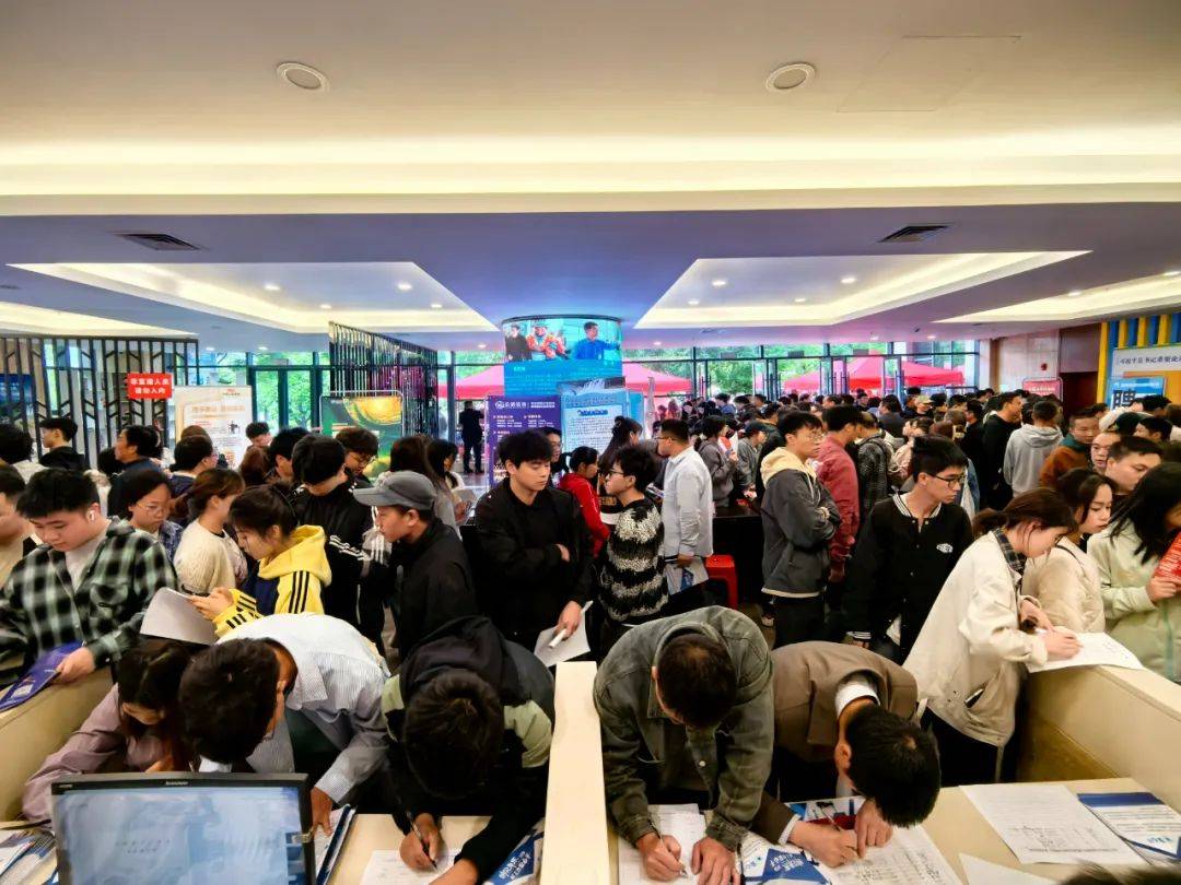 稳就业在行动丨高校就业“锦囊”助力毕业生高质量充分就业